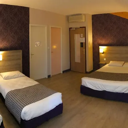 Logis Hotel Le Saint Georges Vivonne Esterno foto