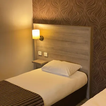 Logis Hotel Le Saint Georges Vivonne Esterno foto