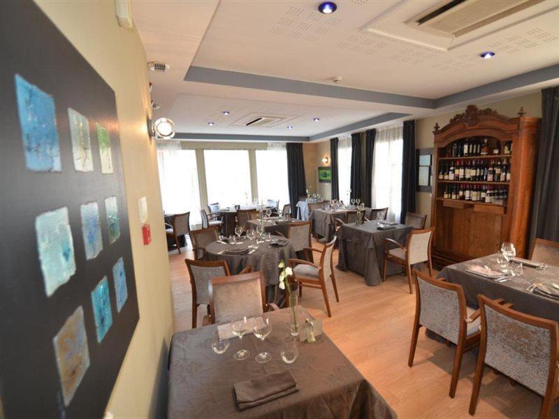Logis Le Saint Georges Hotel 3*