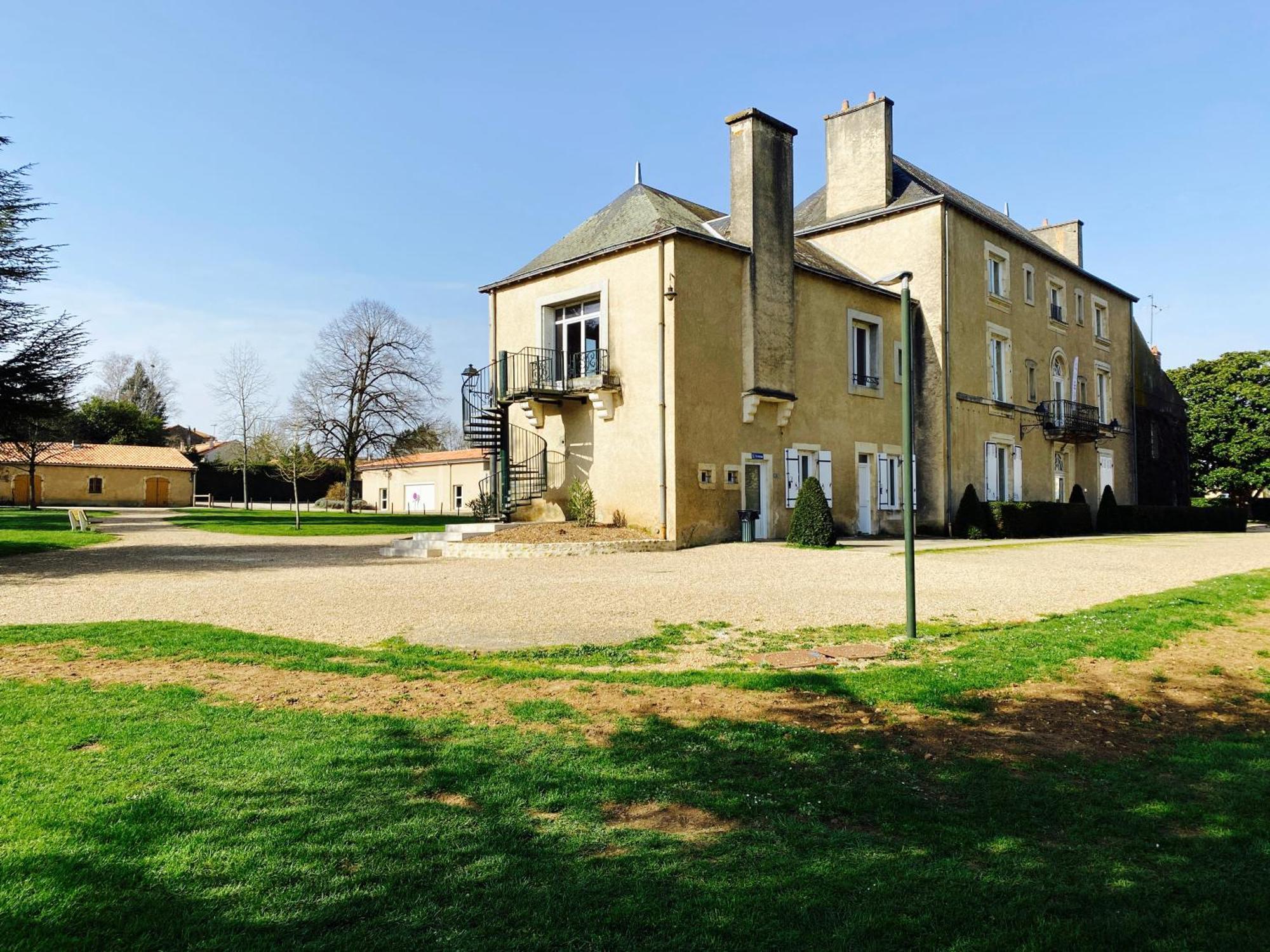 Logis Le Saint Georges 3*