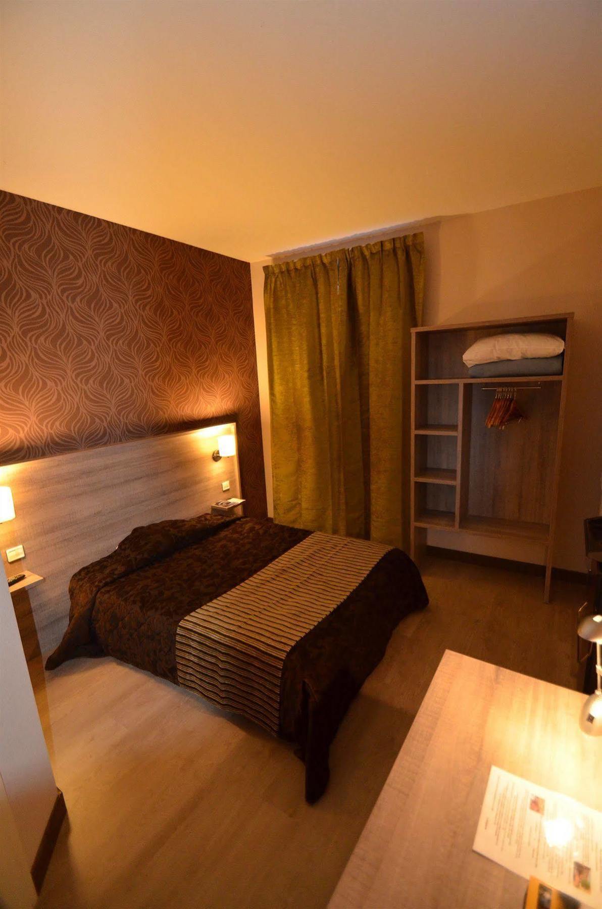 Logis Le Saint Georges Hotel 3*